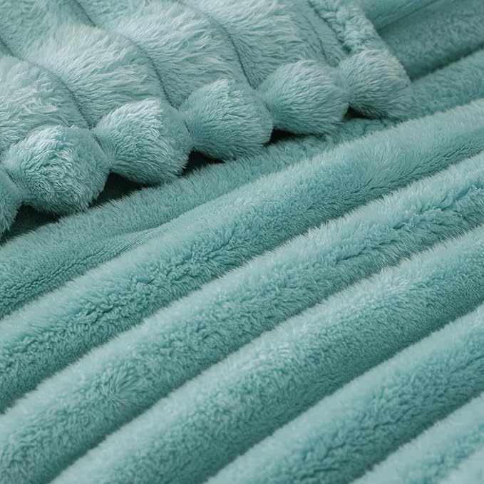 Exclusivo Mezcla Queen Size Flannel Fleece Blanket, Super Soft Striped Jacquard - Image 4