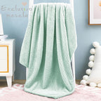 Exclusivo Mezcla Fleece Throw Blanket, Super Soft and Warm Blankets - Image 2