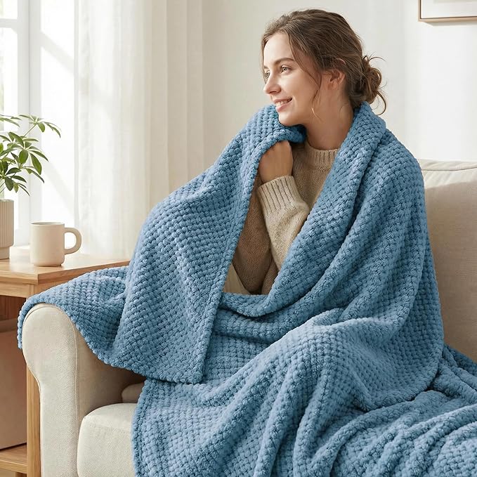 Exclusivo Mezcla Fleece Throw Blanket Extra Large, Super Soft and Warm Blankets - Image 2