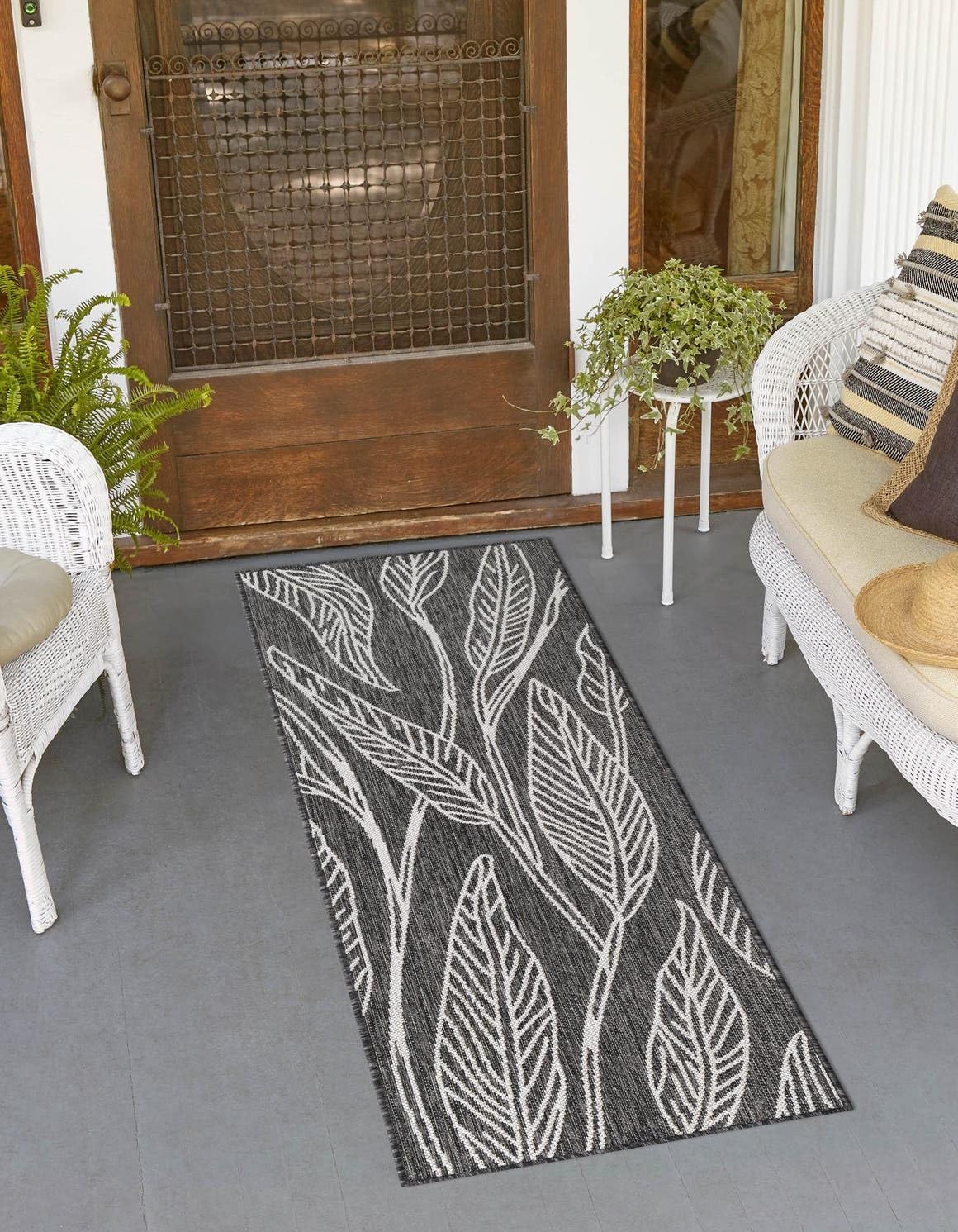 Unique Loom Outdoor Botanical Collection Area Rug - Leaf (2' x 6' 1" Runner, Ivory Charcoal)