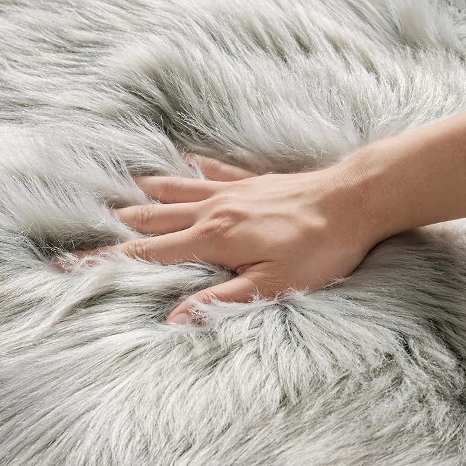 MIULEE Luxury Soft Fluffy Area Rug 3x5 Feet, Faux Fur Sheepskin Rug Decorative - Image 4