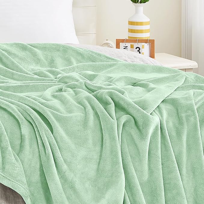 KMUSET Sage Green Fleece Blanket - Image 4