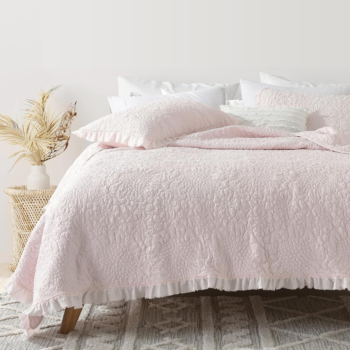 HORIMOTE HOME Beige Ruffled Quilt Queen Size, Stone-Washed Microfiber Lightweight Crinkled Farmhouse Rustic Shabby Chic Bedding Set, 3 Pieces Reversible Bedspread with Pillow Shams for All Season