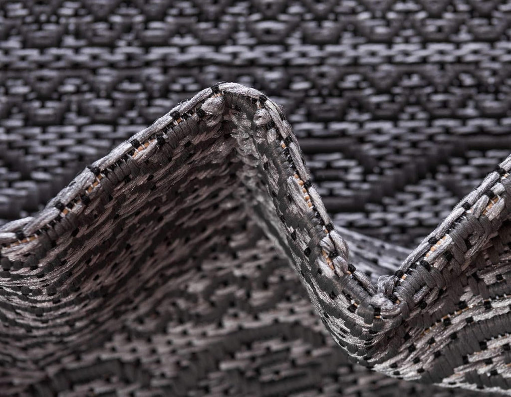Unique Loom Outdoor Modern Collection Area Rug - Links (2' 2" x 3' 1" Rectangle, Gray/ Silver)