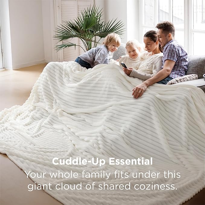 Bedsure GentleSoft Large Fleece Blanket - Image 4