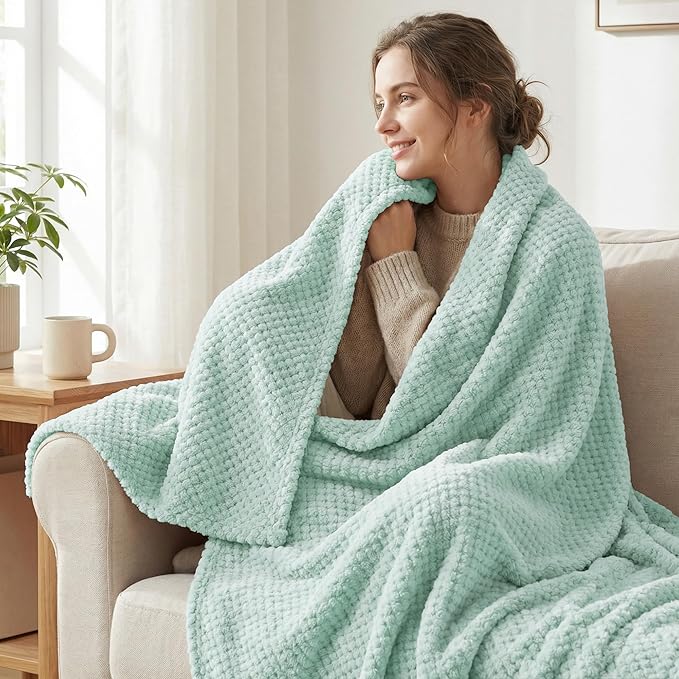Exclusivo Mezcla Fleece Throw Blanket Extra Large, Super Soft and Warm Blankets - Image 2