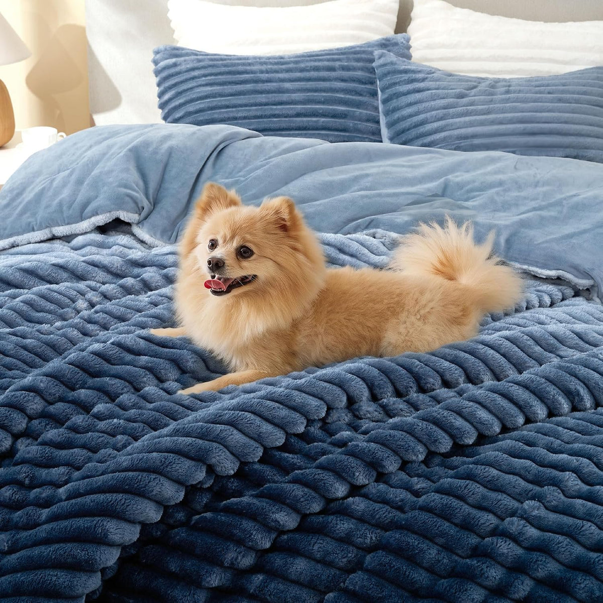 BEDELITE Fleece Queen Comforter Set, Fluffy Bed Set, Blue Ombre