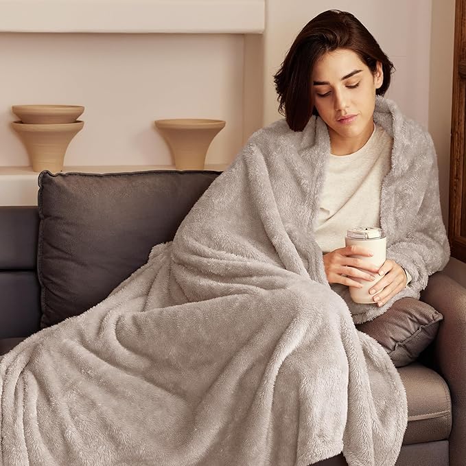 Exclusivo Mezcla Plush Fuzzy Fleece Throw Blanket Extra Large, Super Soft - Image 2