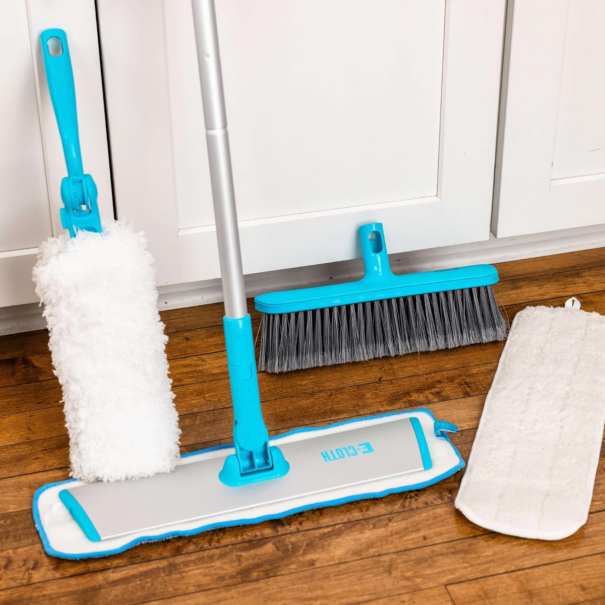 E-Cloth Easy-Click Mop w/ 4 Interchangeable Attachments, 1 Handle + 4 Tools
