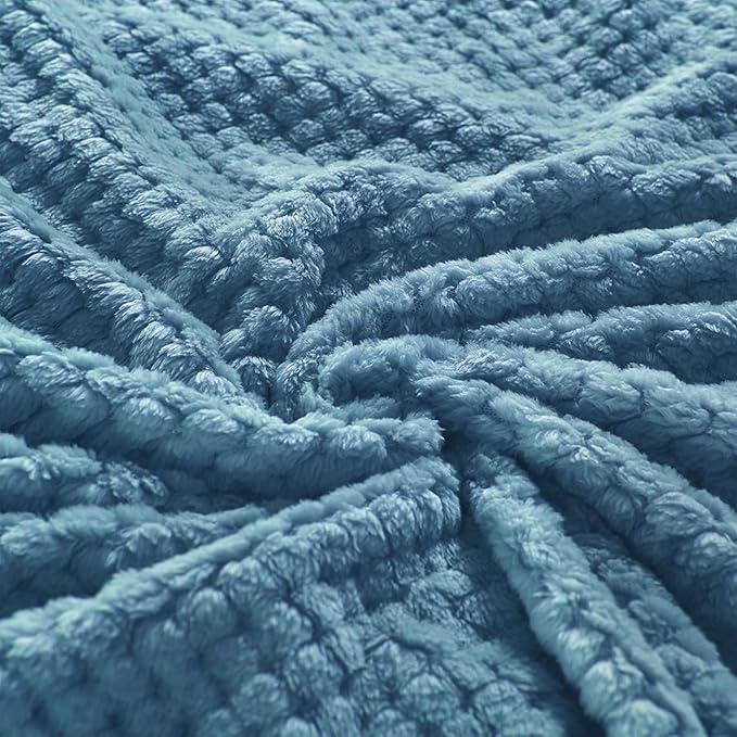 Exclusivo Mezcla Fleece Bed Blanket Queen Size, Super Soft and Warm Blankets - Image 8