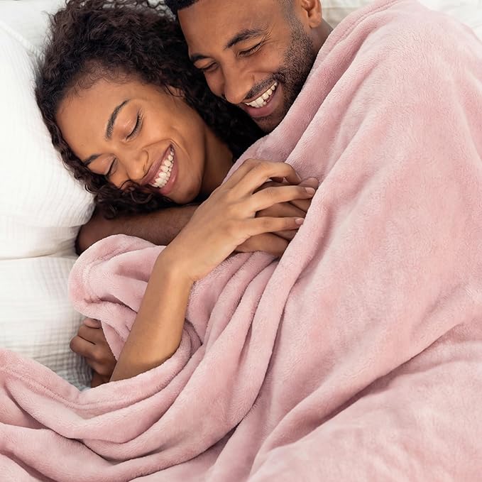 Bedsure GentleSoft Fleece Blanket Twin Size Pink - Image 8