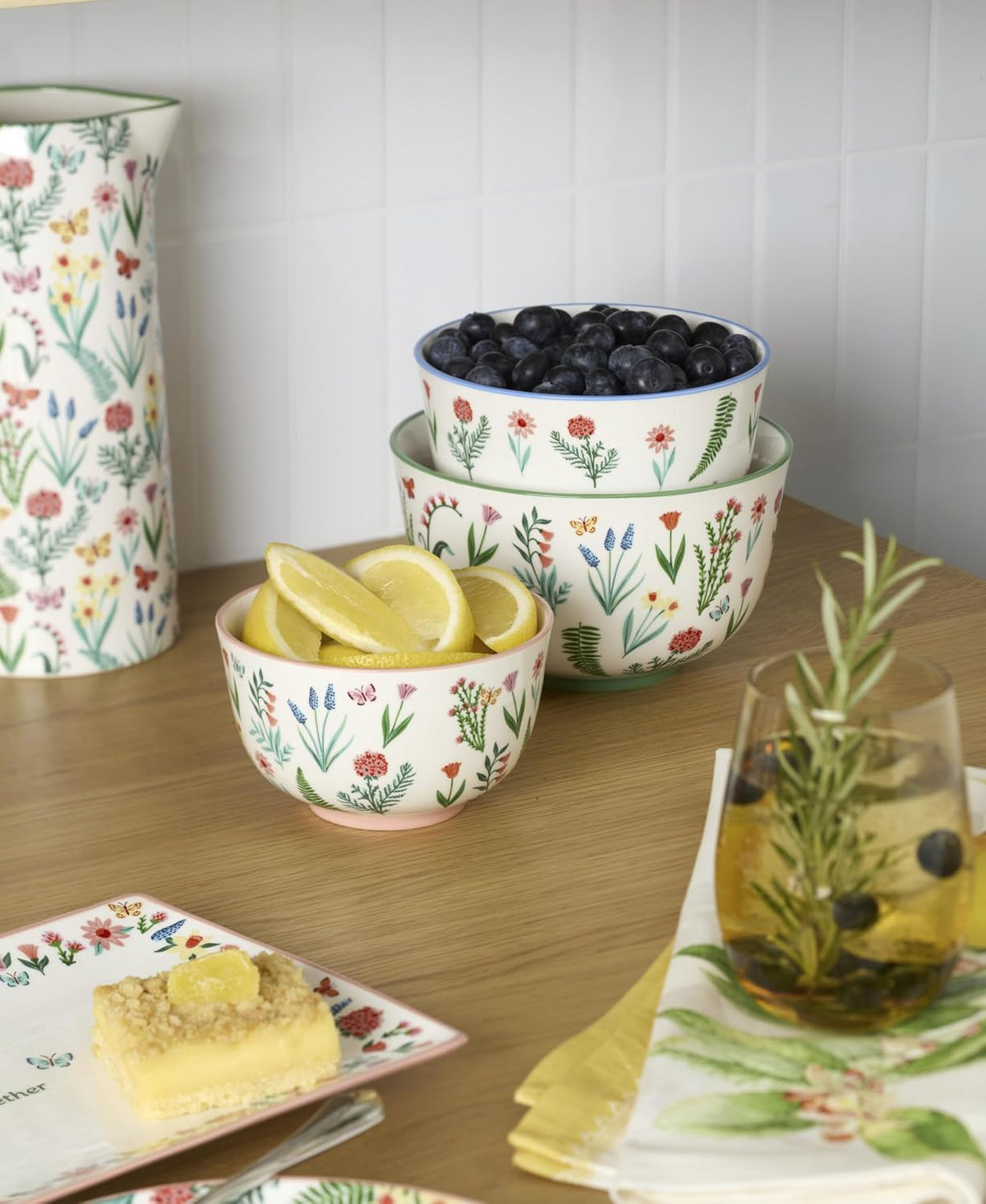 Oneida First Blooms Porcelain Nesting Bowls, Set of 3