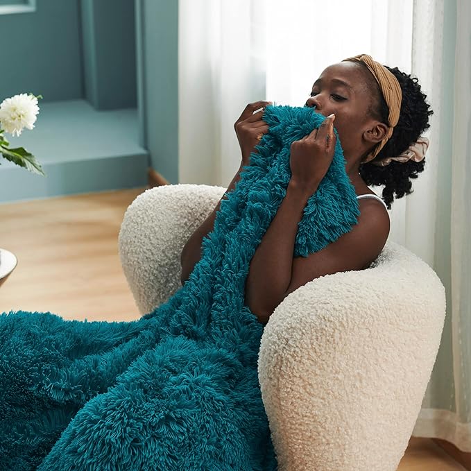 Bedsure GentleSoft Fluffy Turquoise Teal King Size Blanket - Image 2