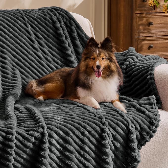 BEDELITE Fleece Throw Blanket for Couch – 3D Ribbed Jacquard Soft and Warm - Image 3