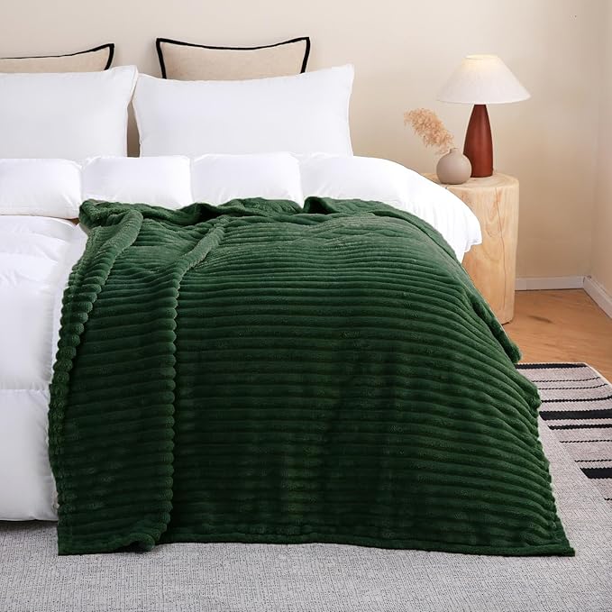 Green Fleece Throw Blanket 50”×60” - Image 4