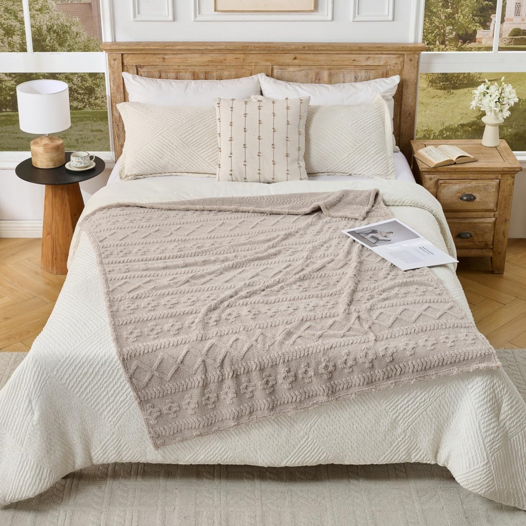 Boho Throw Blanket Soft & Fluffy Fleece, Neutral Brown Color, Cute & Aesthetic, Perfect for Sofa, Couch, Chair, Bed, Living Room & Bedroom, All-Season Use, Plush & Cozy Decorative Blanket 50'x60