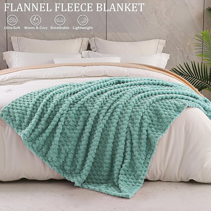 Exclusivo Mezcla Extra Large Soft Fleece Throw Blanket, 50x70 Inches 3D Clouds - Image 2