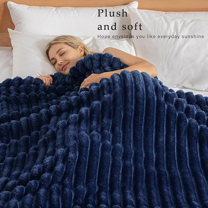 Exclusivo Mezcla Queen Size Flannel Fleece Blanket, Super Soft Striped Jacquard - Image 2