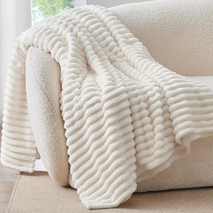 BEDELITE Twin Blanket for Couch & Bed, 300GSM Soft & Warm Fleece Blanket - Image 2