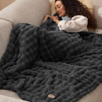 Bedsure 3D Fleece Bubble Blanket - Image 8