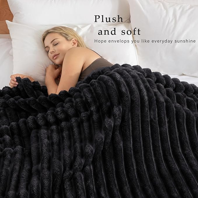 Exclusivo Mezcla King Size Flannel Fleece Blanket, Super Soft Striped Jacquard - Image 2