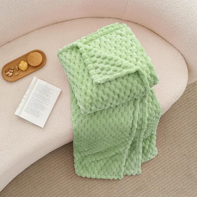 BEDELITE Fleece Throw Blanket for Couch & Bed - Image 6