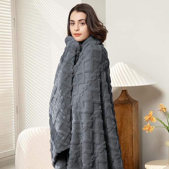 Aganear Flannel Throw Blanket - Image 8