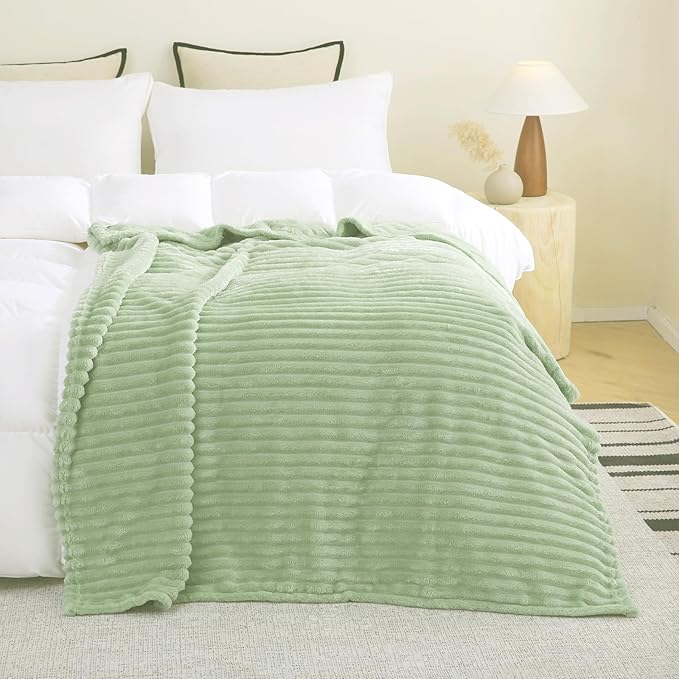 Cream Green Fleece Throw Blanket 60”×80” - Image 4