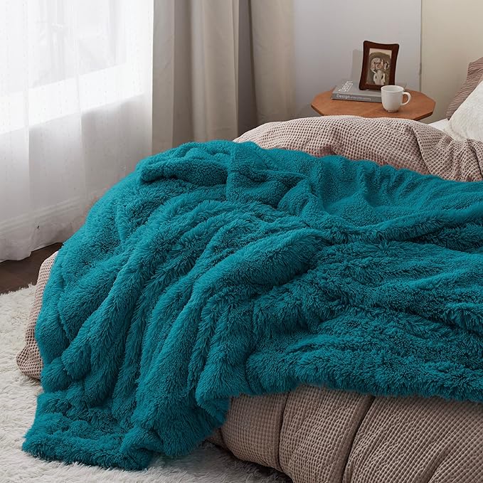 Bedsure GentleSoft Fluffy Turquoise Teal King Size Blanket - Image 4