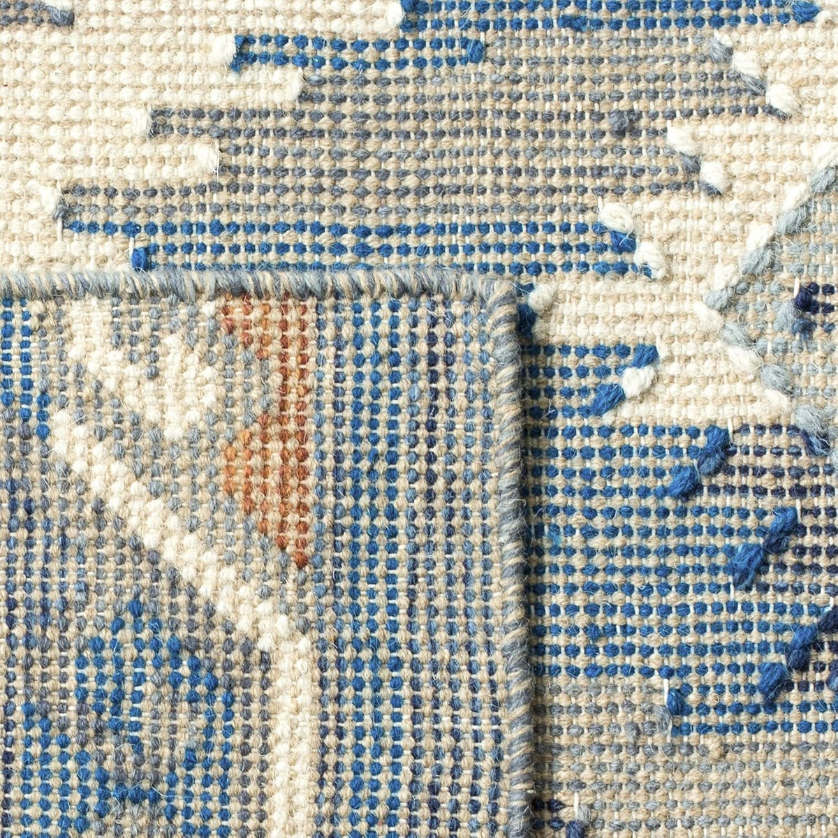 SAFAVIEH Canyon Collection Area Rug - 5' x 8', Blue & Multi, Handmade Boho Southwestern Tribal Wool, Ideal for High Traffic Areas in Living Room, Bedroom (CNY108B)