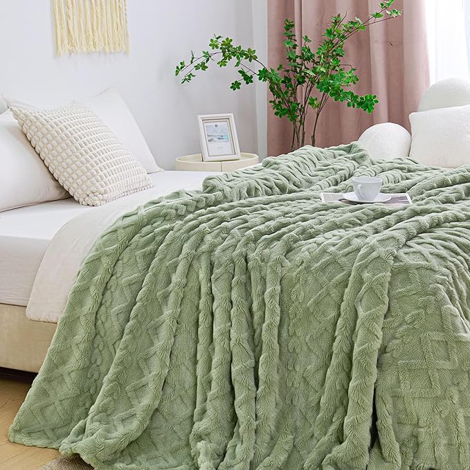 Aganear Flannel Throw Blanket - Image 3