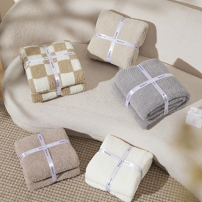 Bedsure GentleSoft Checkered Twin Blanket - Image 8
