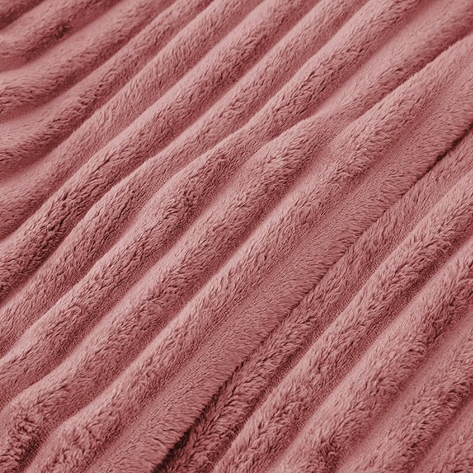 Bedsure GentleSoft Dusty Pink Full Blanket - Image 9