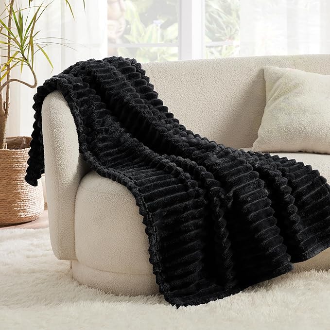 Bedsure GentleSoft Black Fleece Blanket - Image 2