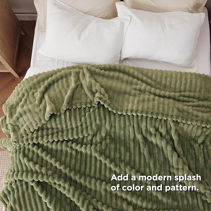 Bedsure GentleSoft Moss Fleece Queen Blanket - Image 5