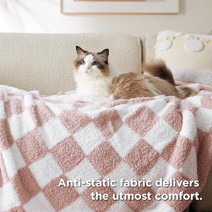 Bedsure GentleSoft Pink Checkered Throw Blanket - Image 5