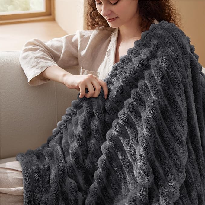 Bedsure GentleSoft Grey Fleece Twin Blanket - Image 7