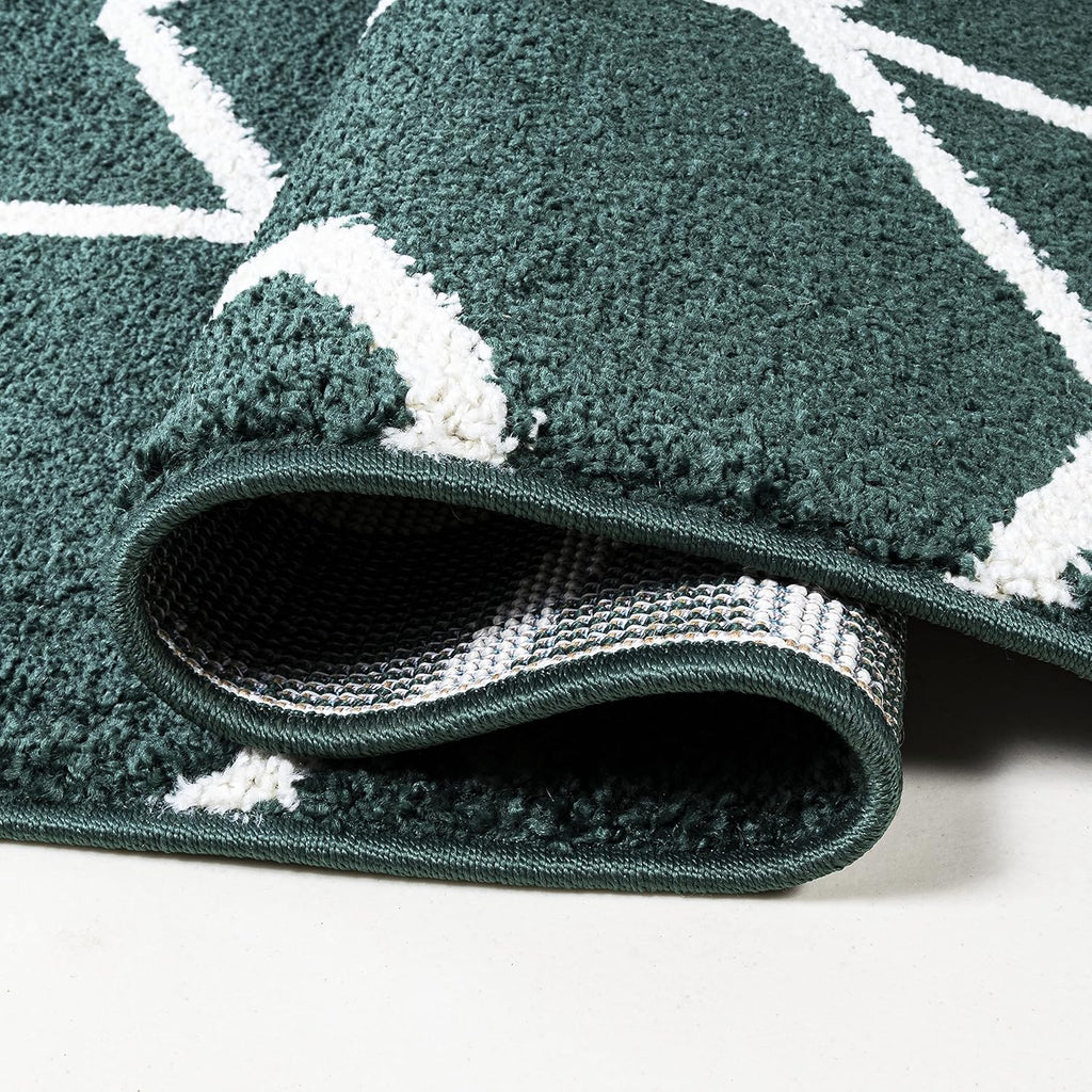 JONATHAN Y Tumbling Blocks Green/White Runner Rug 2x8, Modern,Contemporary,Geometric,Casual, Easy-Cleaning for Living Room,Bedroom,Kitchen,Pet Friendly,Non-Shedding (SEU101D-28)