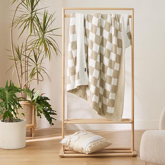 Bedsure GentleSoft Checkered Twin Blanket - Image 9
