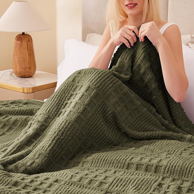 EXQ Home Fleece Throw Blanket for Couch or Bed - Image 4