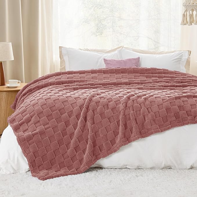 Bedsure GentleSoft Blankets Queen Size - Image 5