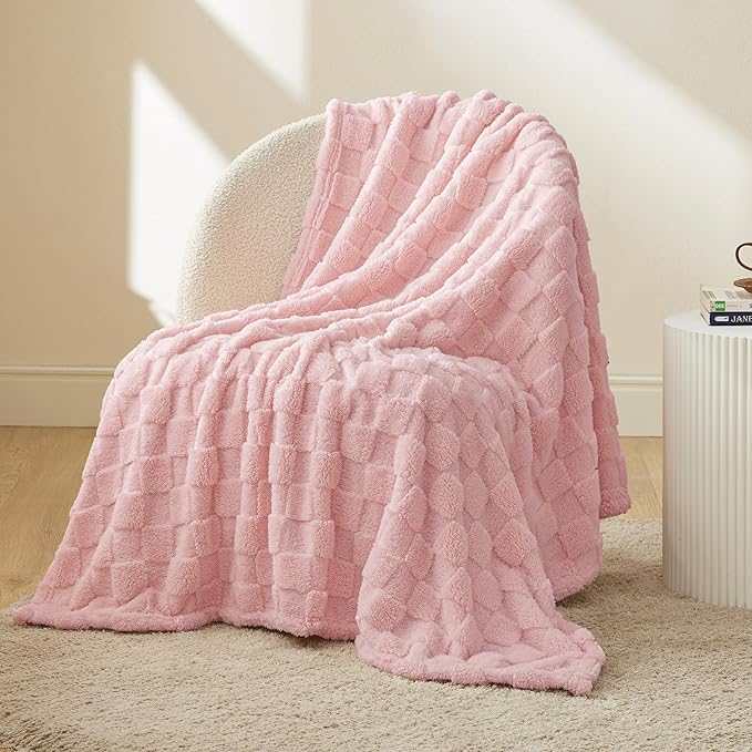 Bedsure GentleSoft Pink Throw Blanket - Image 6