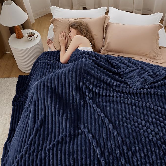 Bedsure GentleSoft Navy Fleece Blanket - Image 4