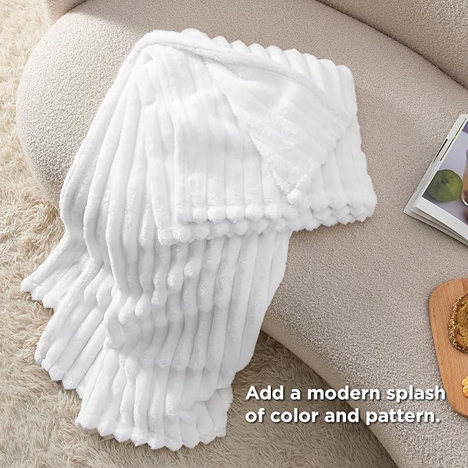 Bedsure GentleSoft White Twin XL Blanket - Image 5