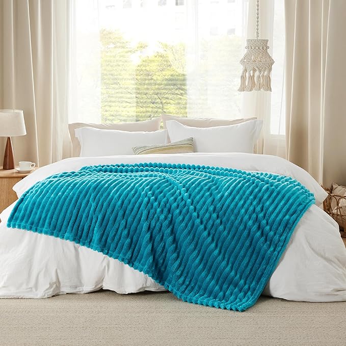 Bedsure GentleSoft Teal Twin Blanket - Image 6