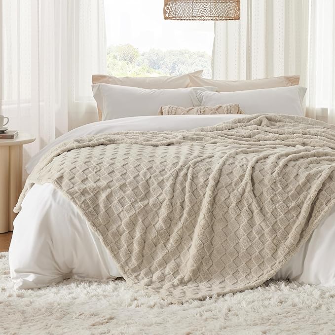 Bedsure GentleSoft Full Size Blankets - Image 5
