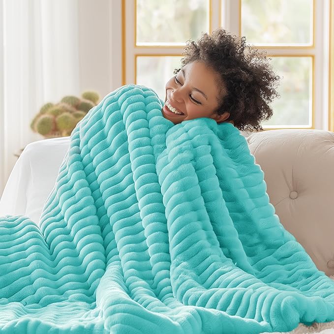Bedsure GentleSoft Blue Throw Blanket - Image 7