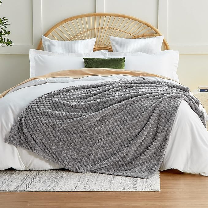 EXQ Home Fleece Throw Blanket for Couch or Bed - Image 2