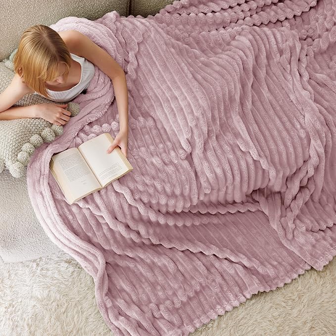Bedsure GentleSoft Pink Fleece Blanket - Image 4