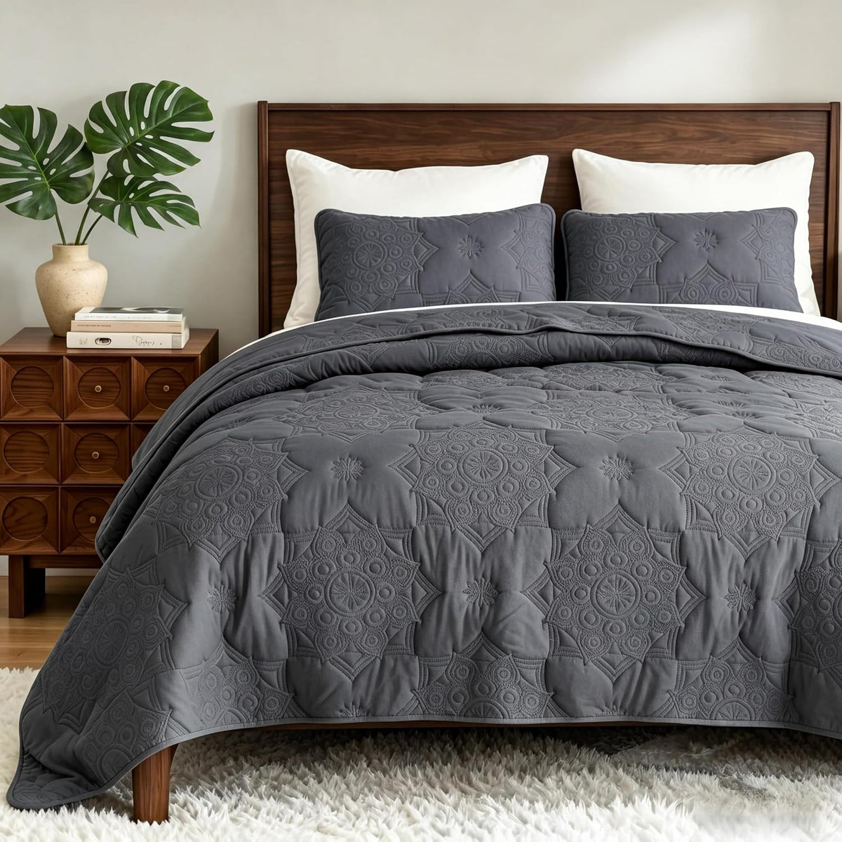 Bedsure King Size Quilt Bedspread, Thin Comforter, Drak Grey Coverlet